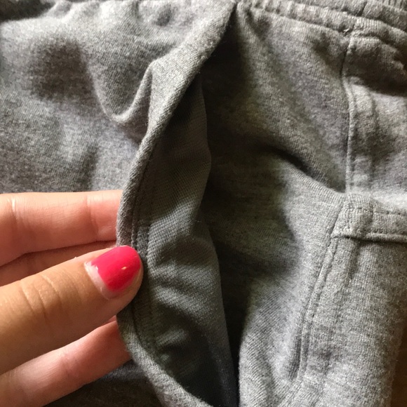 Lulu lemon sweatshorts - Picture 5 of 7